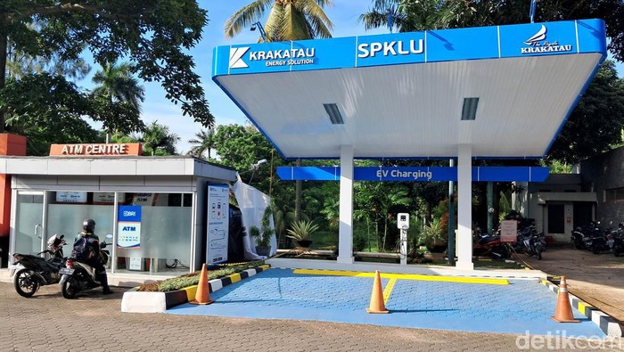 Electric Vehicle Charging Station